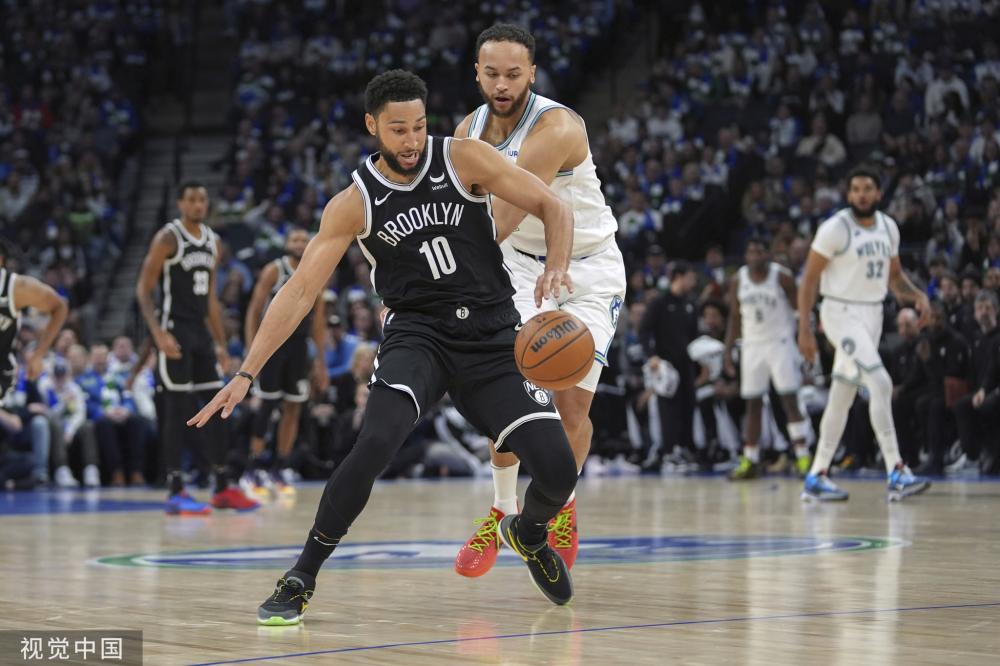 场上显得更 场上显得更